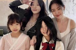 文旅部对赴美中国搭客宣告危机提醒-雷军敢做汽车却婉拒分娩卫生巾黄子韬为何敢做第一个吃螃蟹的人-莱万正在欧冠中已打进104球是德罗巴和范尼二人之和-芭比娃娃